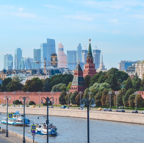 Тест по окружающему миру: Путешествие по Москве (2 класс)
