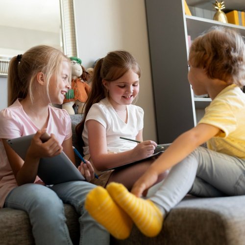 Тест по окружающему миру: Общение (2 класс)