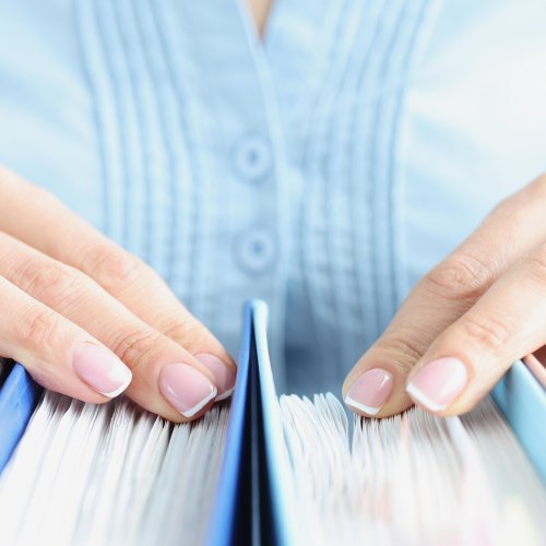 Тест по окружающему миру: Нормативно-правовые документы, регулирующие борьбу с терроризмом и экстремизмом в Российской Федерации (11 класс)