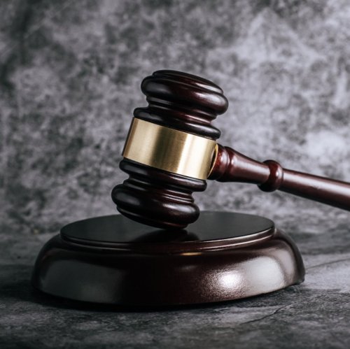 Тест по ОБЖ: Нормативно-правовая база Российской Федерации в области обеспечения безопасности личности, общества и государства (9 класс)