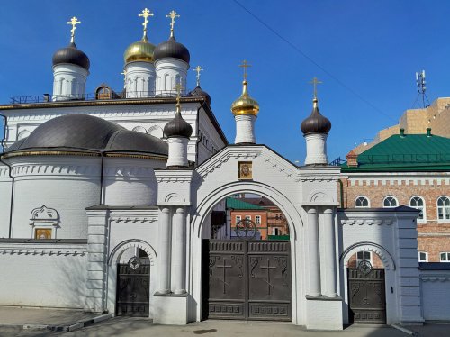 Этот город берёт своё начало от крепости Синбирск, основанной в 1648 году по распоряжению царя Алексея Михайловича. Её создателем выступил окольничий Богдан Хитрово; крепость служила форпостом на восточной границе, защищая её от набегов кочевников.<br />
<sub><em>Фото: <a href=««https:/commons.wikimedia.org/w/index.php?curid=163271351»» target=_blank rel=noopener>Sergey M R., CC BY-SA 4.0</a></em></sub>