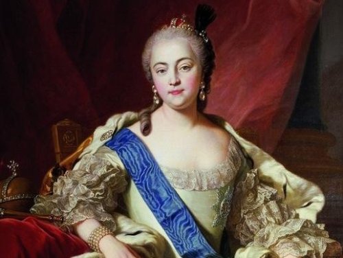 Императрица и самодержица Всероссийская из династии Романовых, младшая дочь Петра I и Екатерины I.